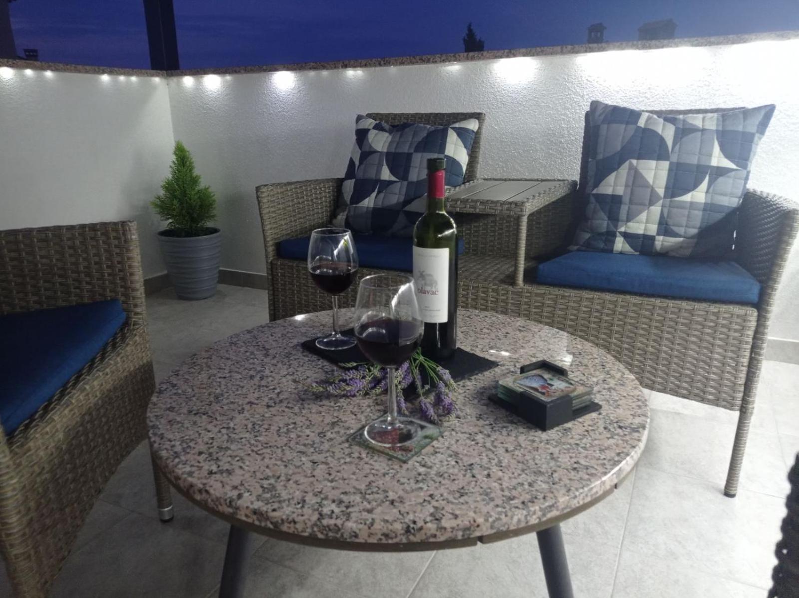 Studio Apartman Sky Ровинь Экстерьер фото