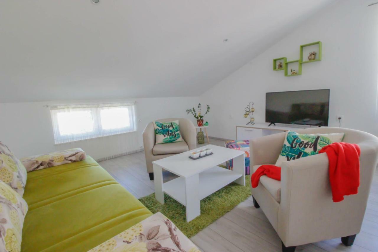 Studio Apartman Sky Ровинь Экстерьер фото