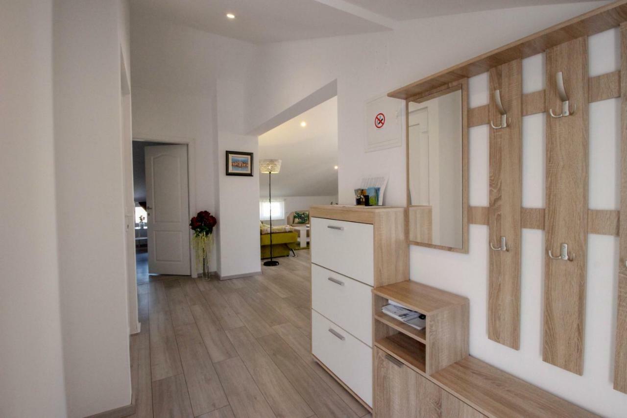 Studio Apartman Sky Ровинь Экстерьер фото