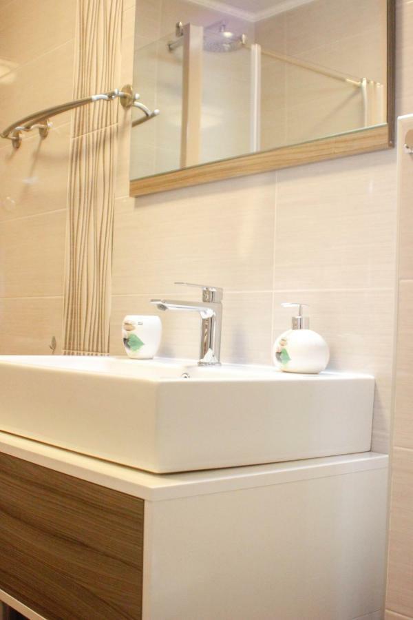 Studio Apartman Sky Ровинь Экстерьер фото