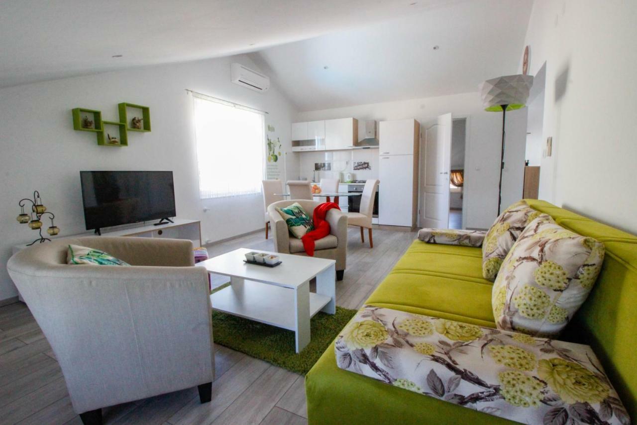 Studio Apartman Sky Ровинь Экстерьер фото