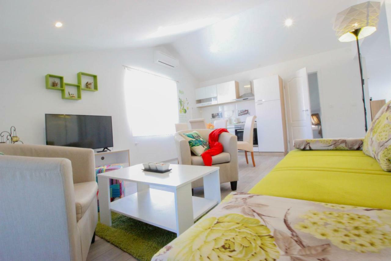 Studio Apartman Sky Ровинь Экстерьер фото