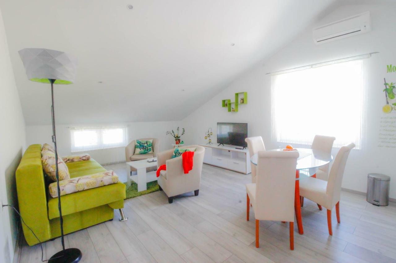 Studio Apartman Sky Ровинь Экстерьер фото