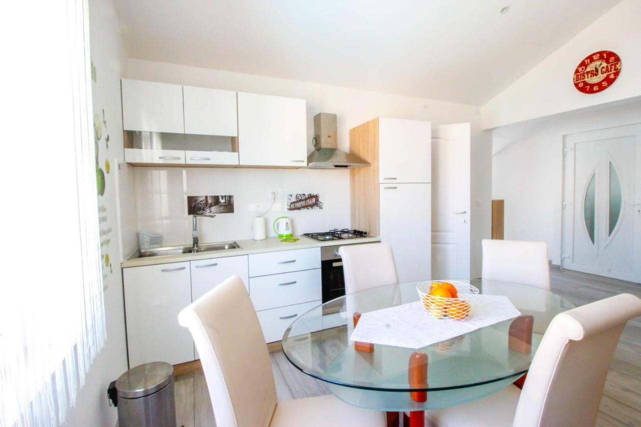 Studio Apartman Sky Ровинь Экстерьер фото